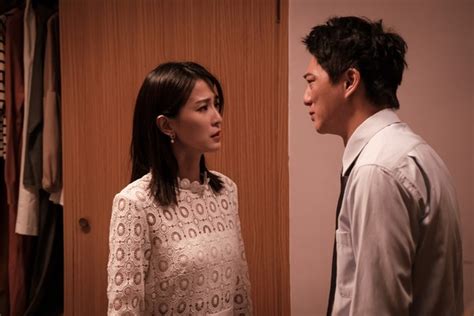 《紅樓夢 what is sex?》 似曾相識 載譽重演 首演秒殺 一票難求 每個人都要補自己的洞 現代人天天上演紅樓夢 編導：林奕華 演員（次序按海報排位排列）： 盛鑑、王宏元、劉嘉騏、戴旻學、彭浩秦、莫子儀、黃健瑋、黃俊傑、時一修、朱宏章、王­­捷仟、葉. 親自載老婆當禮物「獻身」! 藍葦華心酸拍戲當場爆淚 | ETtoday星光雲 | ETtoday新聞雲