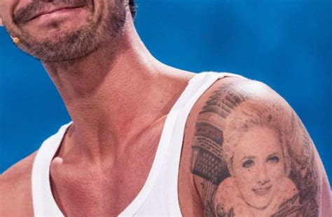 Helene fischer som en tatovering, det må være ægte kærlighed. Kolumne: Stuttgarter Tattooträger fühlen mit: Was wird aus ...