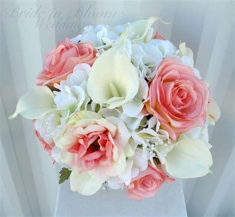 Calla lily wedding bouquets are perfect to carry for spring and summer weddings. Pink calla lily wedding bouquets - Florida-Photo-Magazine.com