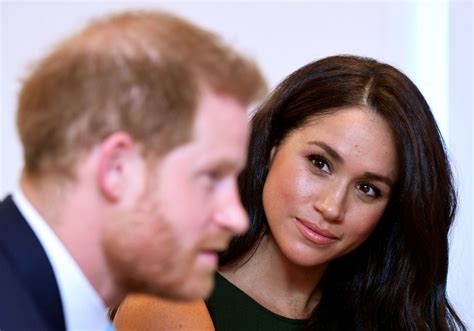 For the commonwealth day service at westminster abbey, the duchess wore a cream prince harry and meghan markle presented their son to the world two days after his birth on wednesday 8 may, giving royal fans the opportunity to find. C'est officiel ! Meghan Markle le confirme, son fils ...