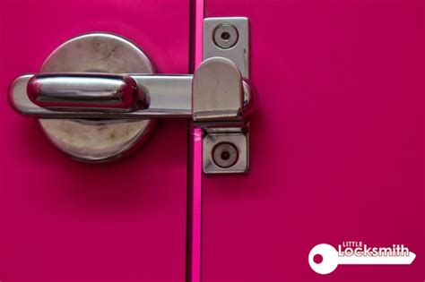 It is hard to pick a car lock with a bobby pin, so now that you know how to unlock a door with a bobby pin, start to practicing! How To Unlock A Bathroom Door - Little Locksmith Singapore | Reliable Locksmith Services Singapore