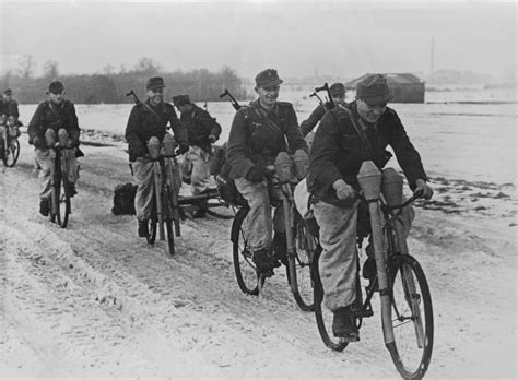 In den 90er jahren nahm sich helke sander des themas endlich. Wann war der zweite weltkrieg zu ende | Zweiter Weltkrieg ...