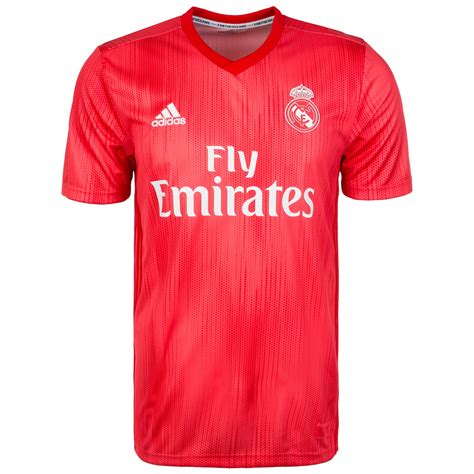 Shop the hottest real madrid football kits and shirts to make your excitement clear this football season. Real Madrid 18-19 Third Kit Design 'Stolen' By Argentinian ...