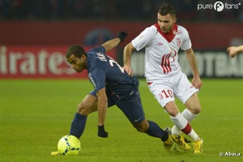 Cette banderole a été déployée en tribune auteuil, dimanche soir. PSG : vers un nouveau scandale Ch'ti ? - Purebreak