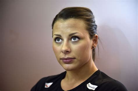 Men dette mener landslagssjefen at hun kan bli bedre på. Norske Nora på «mest sexy»-liste - Håndball-EM kvinner ...