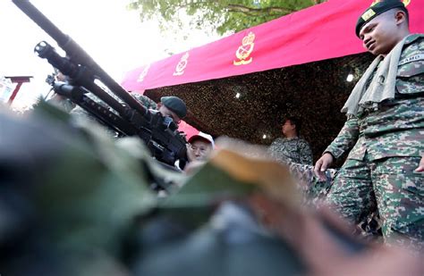 تنترا دارت مليسيا) is the land component of the video anggota tentera darat malaysia menjalankan raptai bagi persembahan pembukaan asean armies. Pameran aset, peluang sertai ATM di Padang Merdeka hari ...