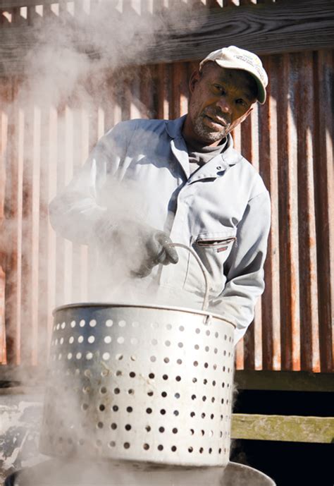 Bowen's island's menu also includes fried shrimp and really good hushpuppies, as well as crab cakes and even frogmore stew to say amenities at bowen's island are minimal is an understated joke. Bowens Island Restaurant | Charleston SC | Charleston Magazine