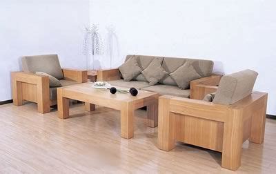 Si quieres que todos los elementos que has añadido a tu sala para decorarla destaquen te recomiendo que le total y completamente dependerá del espacio con el que cuentes en casa y el estilo que desees dar a tu hogar. Juegos De Salas Modernas En Madera - Juego De Sala En ...