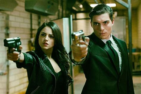 If you put timer in a dark room, it will turn on. From Dusk Till Dawn Saison 2 : Deux Gecko valent mieux qu ...