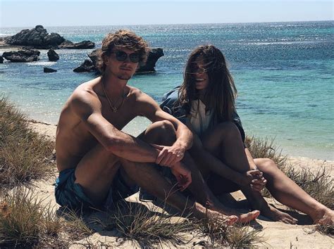 Here's what you should know about alexander sascha zverev's girlfriend in 2020. Alexander Zverev and Olya Sharypova resting in Perth ...