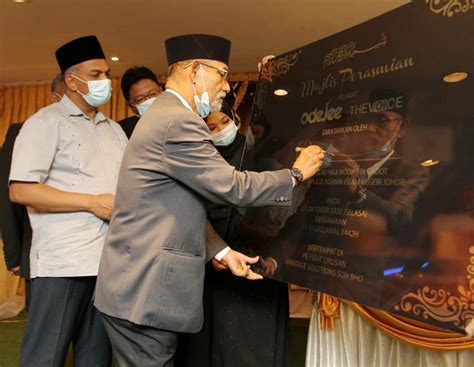 Walaupun dalam ekonomi yang tidak menentu dapat juga saya menjalankan perniagaan sampingan penghantaran makanan di sekitar johor bahru. Aplikasi penghantaran makanan halal, Odejee dilancar bulan ...