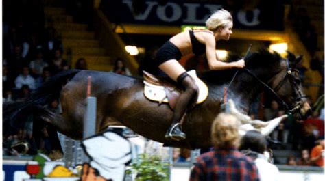 Malin baryard is a swedish equestrian, competing in show jumping. Baryard-Johnson om de lättklädda bilderna: "Jättejobbigt"