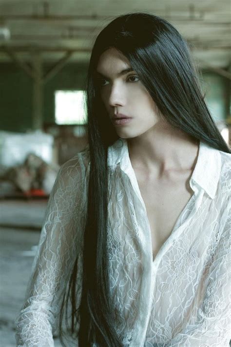 I am falling in love with long hairstyles, also i am androgynous. 195 besten Obsession Androgyny Bilder auf Pinterest ...