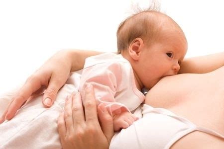 Hier gilt als grobe faustregel, dass euer baby dann auf dem bauch schlafen kann, wenn es selbständig in diese position kommt. Ab wann dürfen babys auf dem bauch schlafen | bauch ...