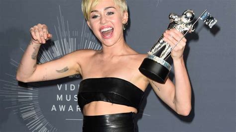 See girls have breasts, even if they are small and firm they are still breasts. VMA: Miley Cyrus vence prêmio de vídeo do ano e se emociona