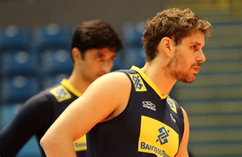 Segundo o site web vôlei, o levantador bruninho está a caminho do brasil após ganhar tudo pelo civitanova, da itália. Melhor do Vôlei - Com chegada de Bruno, seleção masculina ...