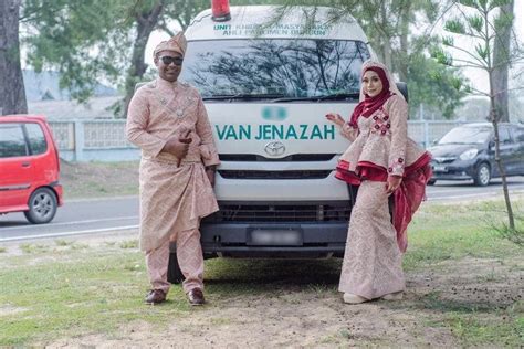 Check spelling or type a new query. FOTO Buat Photoshoot Di Samping Van Jenazah, Pengantin ...
