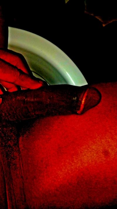 Alex prend ses dossiers chez lui ? Il m'encule sans modération et je prends bien mon pied ...