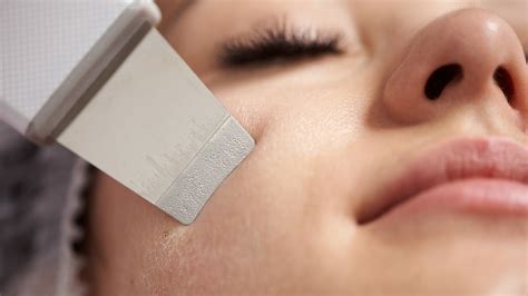 Gently spread the paste across your face. "Skin Spatula" Device Going Viral for Blackhead Treatment ...