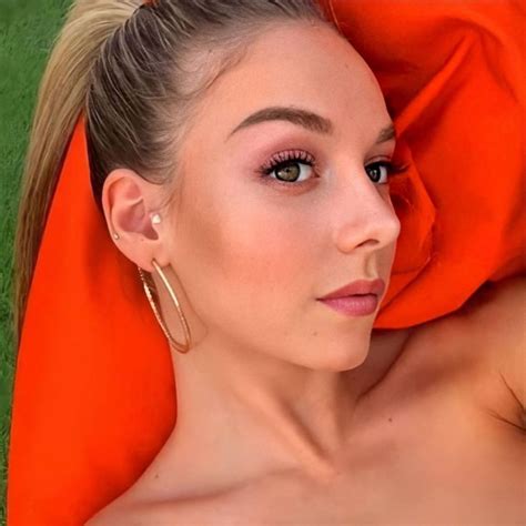 Ester expósito reveals her gorgeous figure with incredible photos and selfies in crop tops, bikinis, at the beach or in the bathtub. Pin on ESTER EXPÓSITO