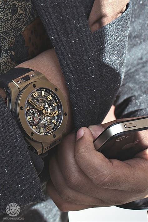 Colecciones de relojes de lujo para hombre y mujer que reflejan la excelencia relojera suiza. Live - Hublot's Magic Gold Ferrari Unico | Gents fashion, Hublot, Hublot ferrari
