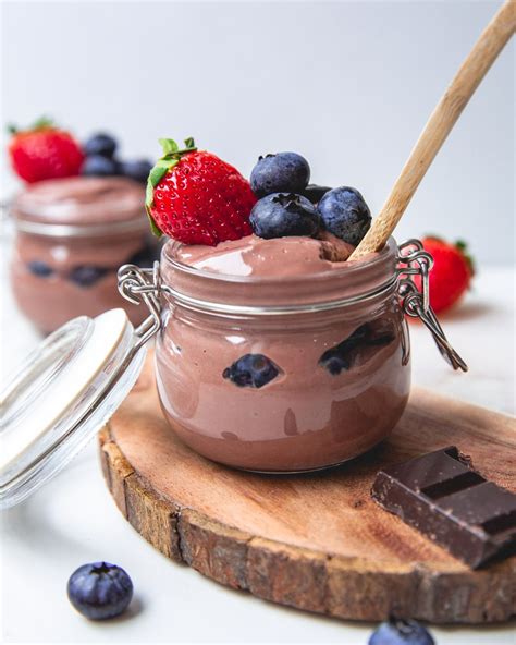 It's so simple yet elegant and indulgent. Easy Chocolate Mousse Recipe (Vegan/Sugar-Free) | One ...
