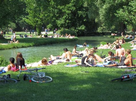 Wenn du im südteil des englischen gartens auf der schönfeldwiese bist, dann solltest. Englischer Garten in München - Bilder, Tipps und Infos