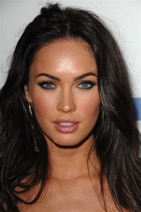 She went on to explain that she gave microblading a try when. Pin by Hai Marie on Megan Fox | Eyebrow shape, Perfect ...