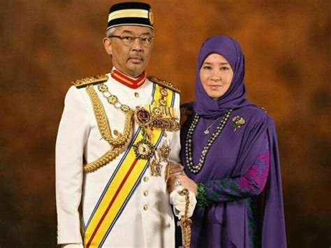 Download lagu dan video terbaru. Agong, Raja Permaisuri yang disayangi rakyat