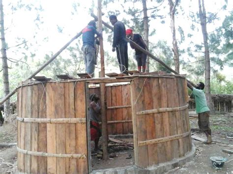 Tentunya hal ini merupakan keunikan lainnya dari rumah adat ini, karena memang. Rumah Honai Ada Cerita Unik Tapi Ada Pantangannya