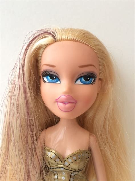 Dramatic eye makeup dramatic eyes bratz doll bjd dolls diva dolls beautiful blue eyes beautiful bride kids toys online hazel color. Bratz hair stylist Cloe - her eyes are so blue | Bratz ...