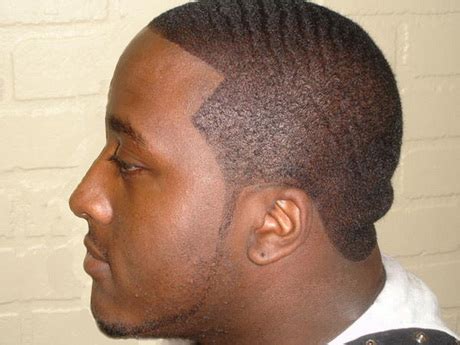 Coiffure homme noir degrade cheveux boucles frohawk #man #hairstyle. Coiffure homme noir