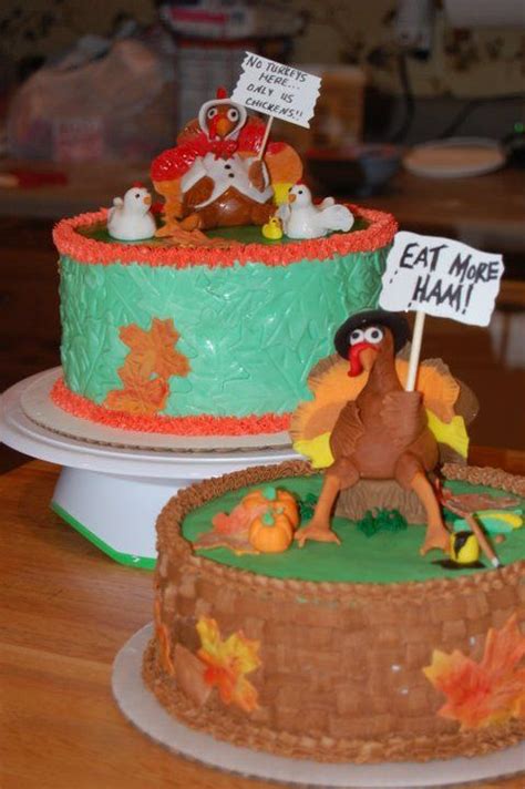 9 cupcakes, three of each flavor. Fun Thanksgiving Turkey Cakes | Turkey cake, Cake, Cake ...