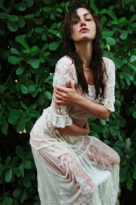 Australian actress phoebe tonkin takes the spotlight in a feature for free people's august 2015 magalog. Neon & Me: Phoebe Tonkin, A Mermaid... Again?