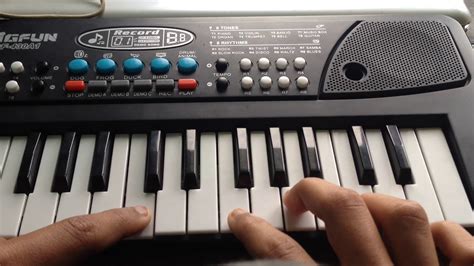 Teach the right hand first and don't play the tune while the child sings along. Twinkle Twinkle little star piano keyboard lessons - YouTube