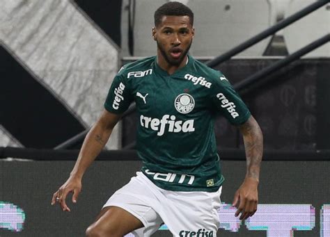 Portugal's gustavo ribeiro is easily one of the most progressive skaters of the past three years. Palmeiras Wesley - Palmeiras Wesley Treina Com Ajuda Da ...