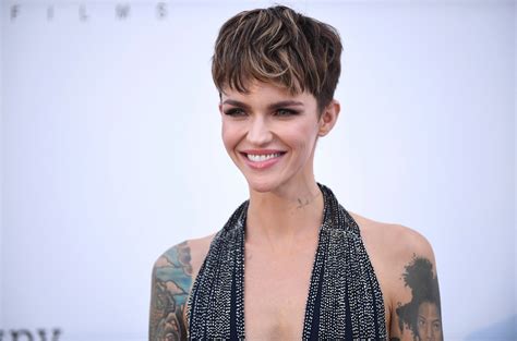 This led ozpin to accept her into beacon academy two years before the usual age of admittance. Ruby Rose Cast as Lesbian Batwoman in CW Series: 'I Am ...