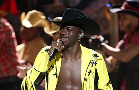 Jun 25, 2021 · behind lil nas x's 2021 saturday night live performance look and tower 28's recent shade range expansion is the dynamic powerhouse that is jessica smalls. Lil Nas X Has 2 Songs on Billboard Rock Charts | Complex