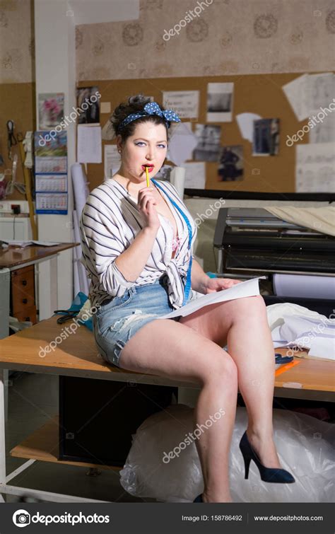 Pin-up plus size gorgeous and funny models as clothing ...