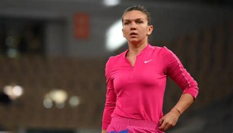 Simona halep produced a dominant performance to defeat eighth seed elina svitolina and reach her first wimbledon final. Simona Halep Tersingkir, Elina Svitolina Lanjutkan Langkah ...