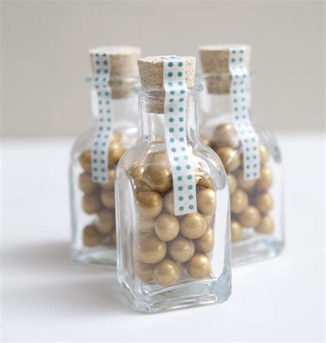 These mini candy favour jars are great for any favour occasion. Check out these adorable diy candy wedding favors ~ in ...