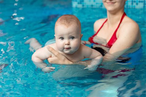 Wie der name „krabbelgruppe bereits vermuten lässt, ist es ratsam erst zu starten, wenn ihr kind mit dem krabbeln anfängt. Sport für Kinder: Was eignet sich wann? | Babyartikel.de ...