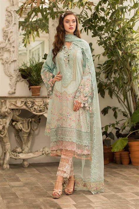 The latest fall winter collection conferred here during this article includes most fine quality islamic robe fall winter collection. Latest Maria B Eid Lawn Dresses Designs Collection 2021 ...