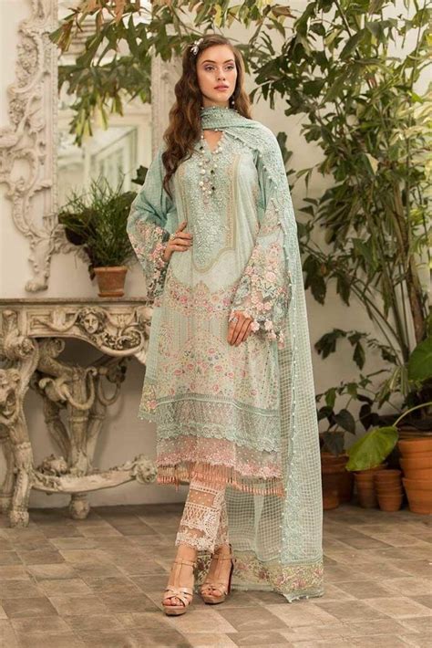 Top 12 graphic design trends in 2021 that will cause revolution. Latest Maria B Eid Lawn Dresses Designs Collection 2021 ...