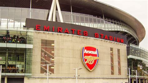 Das stadion liegt nur 2 gehminuten von der eigens umbenannten. London - Turn around to Emirates Stadium the Arsenal ...