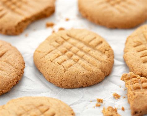 To make a vegan version, combine a vegan sweetener with. 3 Ingredient Peanut Butter Cookies No Egg / Three ...