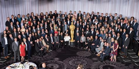 The family is friendly and hospitable to visitors; #OscarSoWhite, la foto ufficiale che imbarazza l'Academy ...