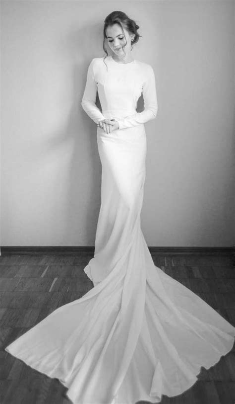 Long sleeves satin skirt embroidered belt lace wedding dress train elegant classic ivory closed modern simple wedding bride gown button. Minimalist crepe wedding dress - Long sleeve mermaid ...