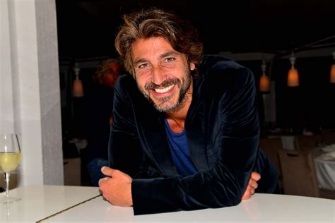 Perdona si te llamo amor (2014) dir. Daniele Liotti | My love, The voice, Leather jacket