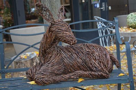 It may look awesome, but it's not a terribly difficult carving project. Grapevine Deer | Grape vines, Twig art, Garden art